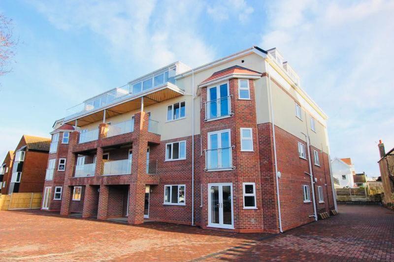Spacious Newly Built Apartment Rhos On Sea, Colwyn Bay Exterior photo